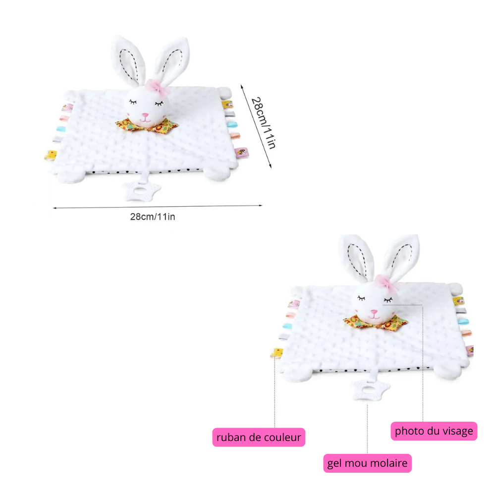 lapin doudou blanc carre avec tete centrale rubans sensoriels colores anneau de dentition et du visage brodes