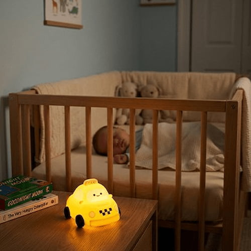veilleuse bebe taxi illumine delicatement la chambre pour nuits calmes et rassurantes