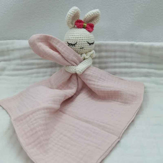 doudou bébé en gaze de coton rose compagnon tout doux pour apaiser et rassurer bebe au quotidien