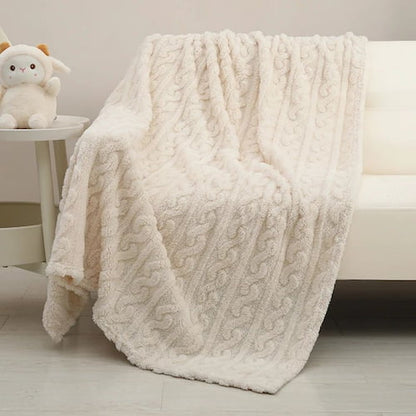 Couverture bebe blanche douce et moelleuse pour une chambre apaisante

