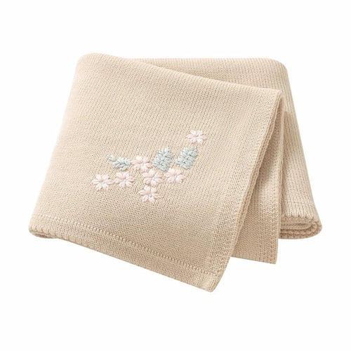 Couverture tricot pour bebe beige à motif fleuri rose et gris, douce et élégante pour la chambre de bébé