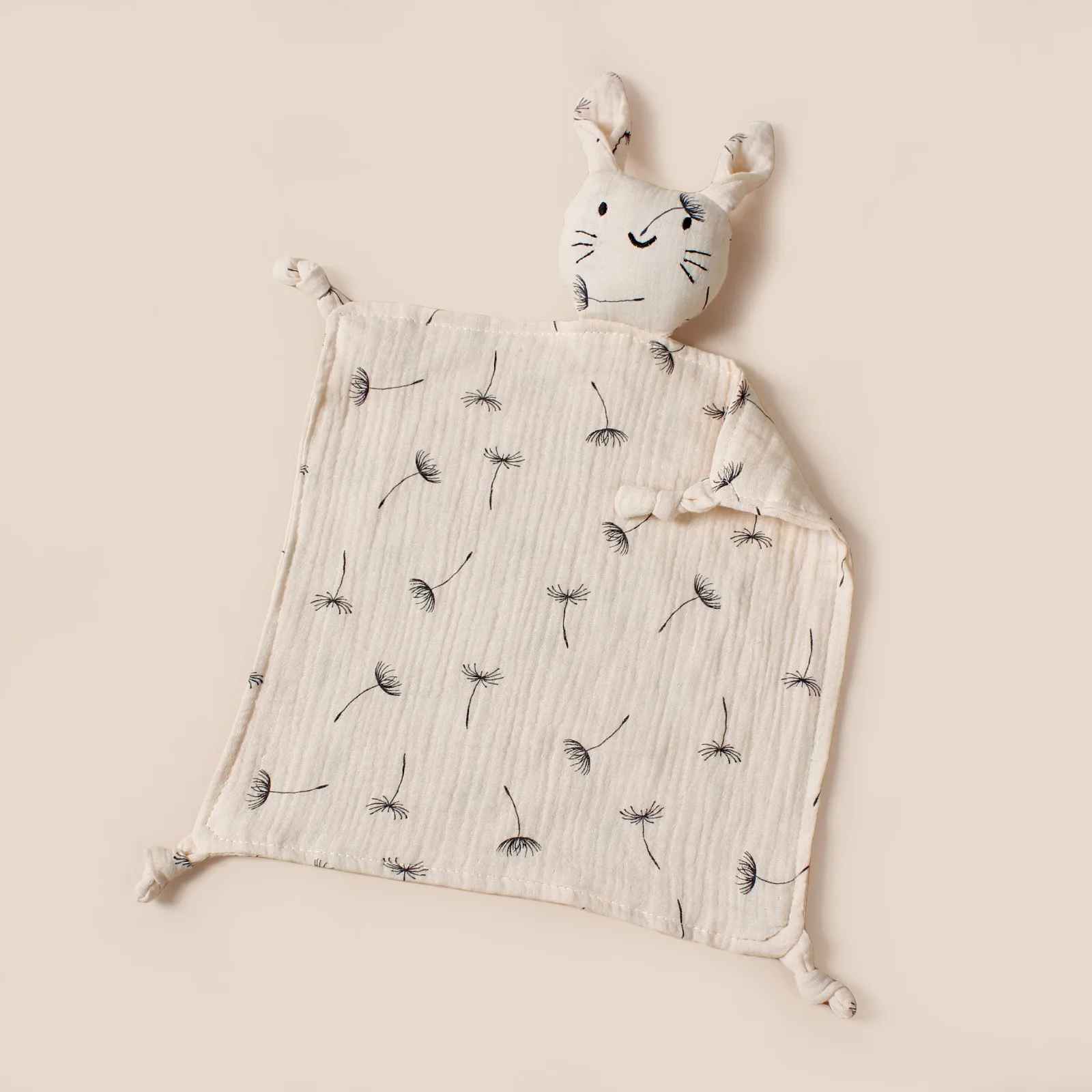 doudou chat simple avec petits motifs