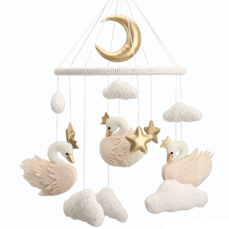 Mobile lit bébé motif le cygne avec cygnes lune dorée nuages et étoiles suspendus