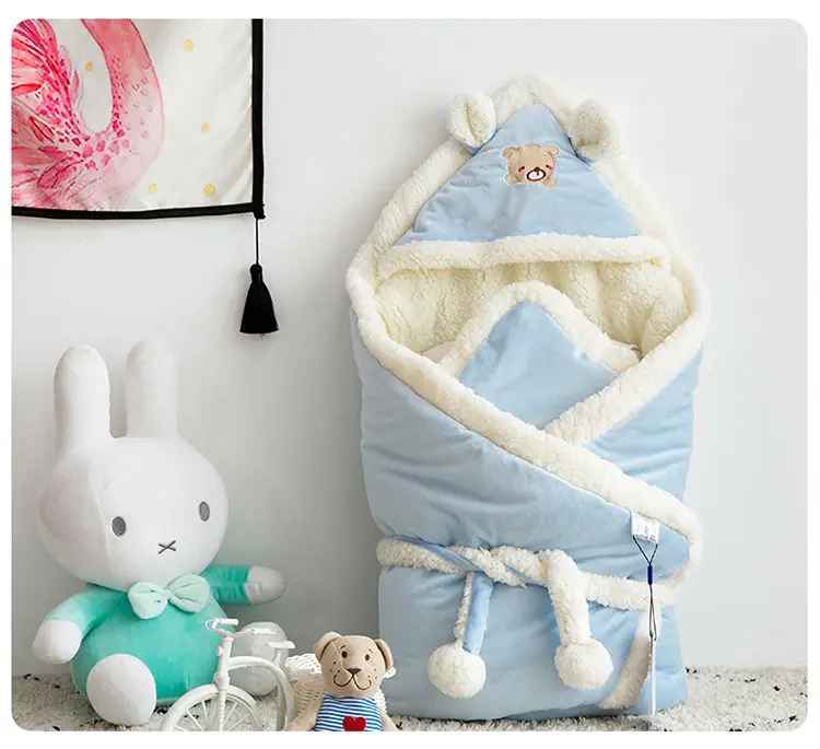 nid d ange bebe bleu avec doublure moelleuse capuche a oreilles et finition douce 