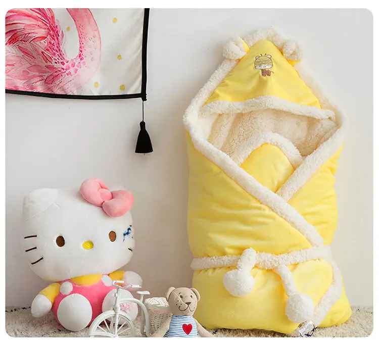 nid d ange bebe jaune avec interieur ultra doux a fermeture confortable