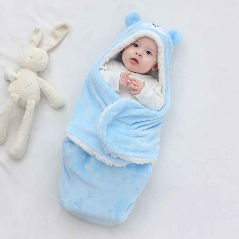 offrez a votre bebe un cocon de douceur avec ce nid d ange enveloppant concu dans une matiere ultra douce et chaude